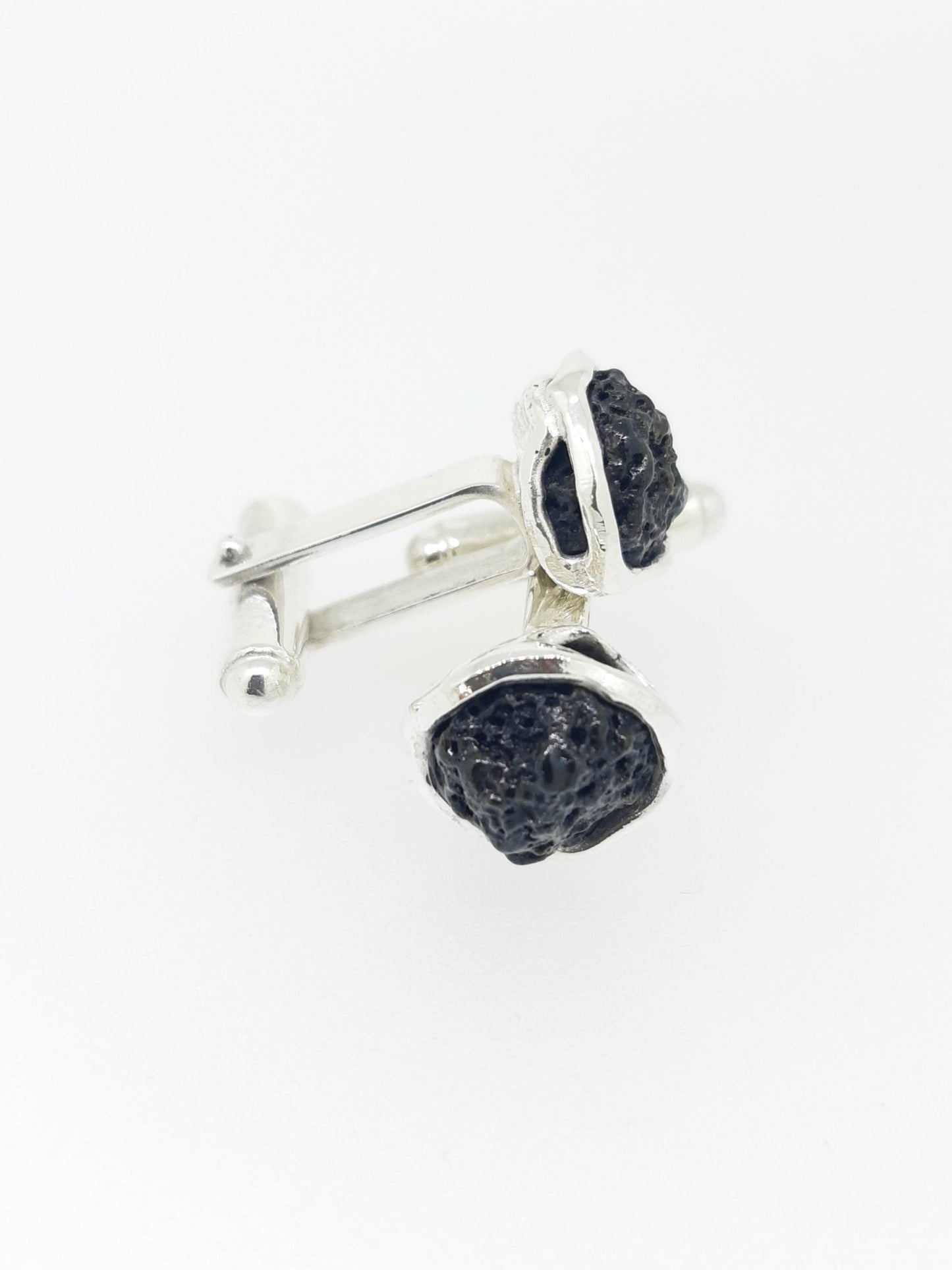 Lava cufflinks,hannað og smiðað á Islandi af Montoro Gullsmiði.