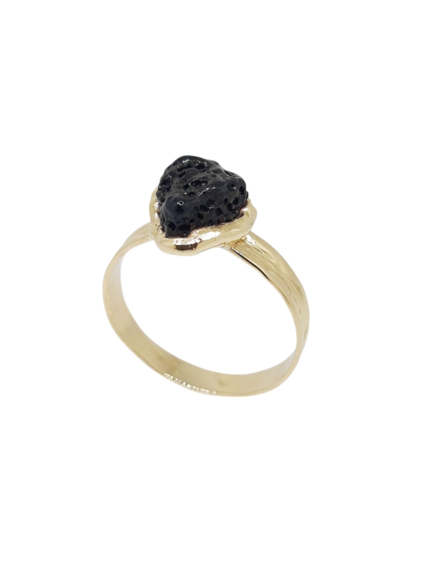 Hraun gold ring,hannað og smiðað á Islandi af Montoro Gullsmiði.