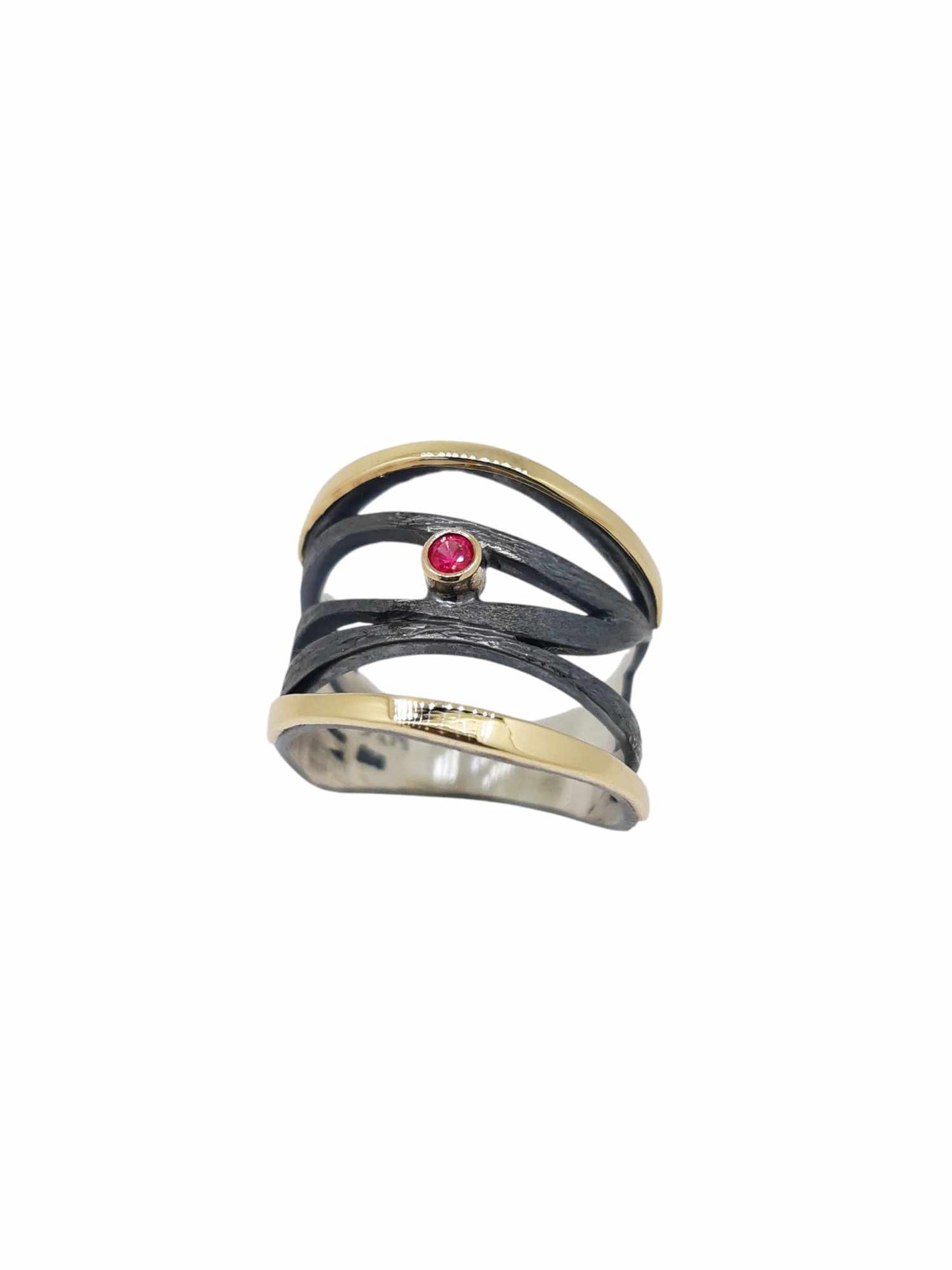 Silver & gold ring with ruby,hannað og smiðað á Islandi af Montoro Gullsmiði.